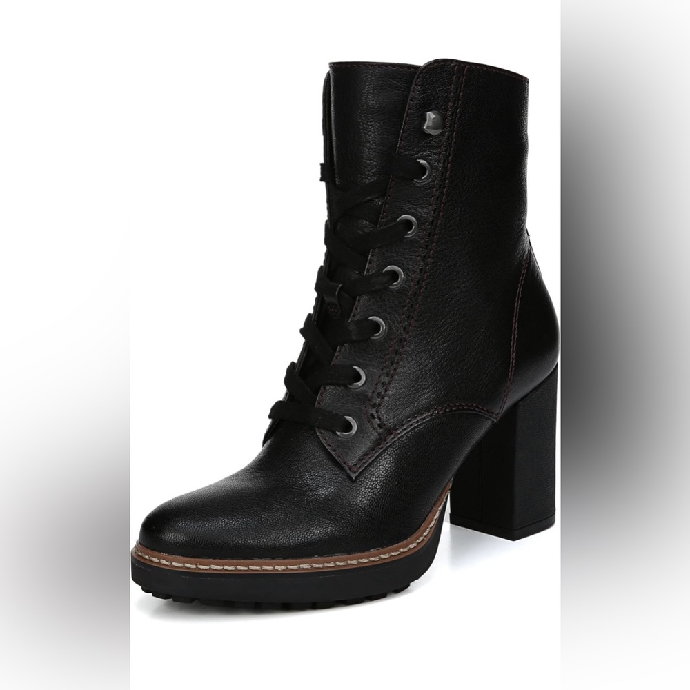 Naturalized NWOT Black Heeled Booties, 12W